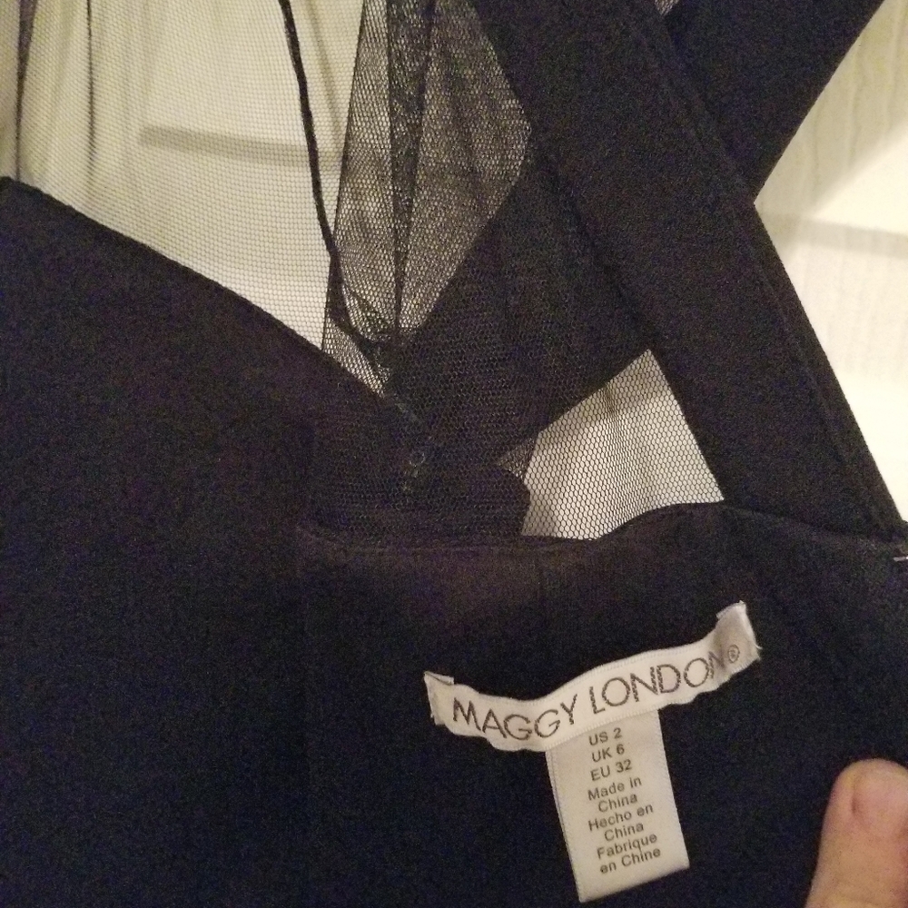 Black sheath dress, sweetheart, yoke neck - Picture 4 of 4